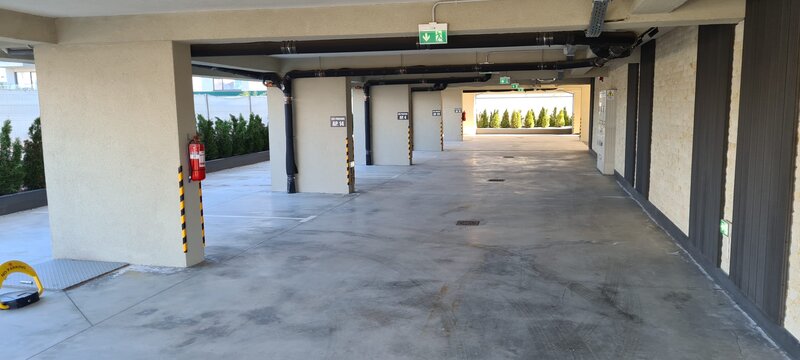 Piata Presei Libere, Petrom City, langa Lacul Baneasa,