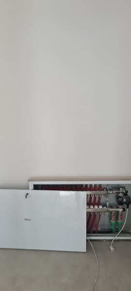 Piata Presei Libere, Petrom City, langa Lacul Baneasa,