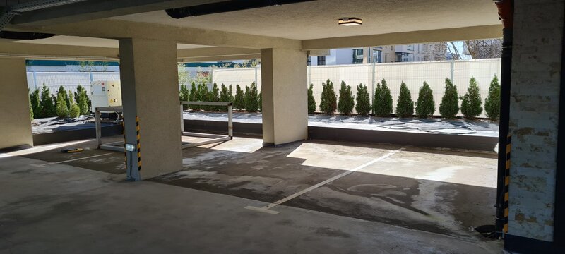 Piata Presei Libere, Petrom City, langa Lacul Baneasa,